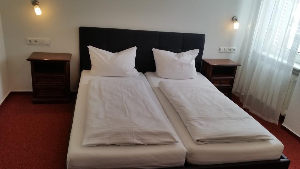 Hotel Dorfschenke 피라마센스 외부 사진